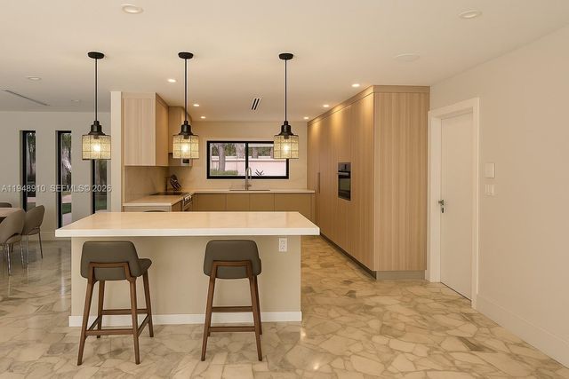 1201 Diplomat Pkwy, Hollywood, FL 33019