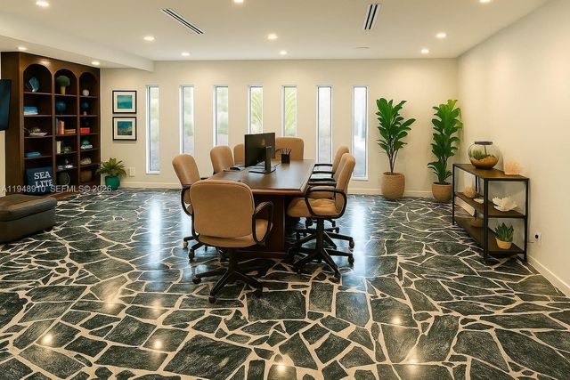 1201 Diplomat Pkwy, Hollywood, FL 33019