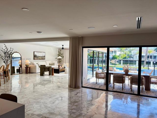 1201 Diplomat Pkwy, Hollywood, FL 33019