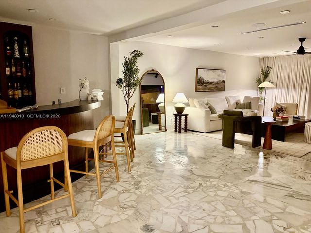 1201 Diplomat Pkwy, Hollywood, FL 33019