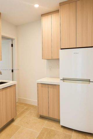 1201 Diplomat Pkwy, Hollywood, FL 33019