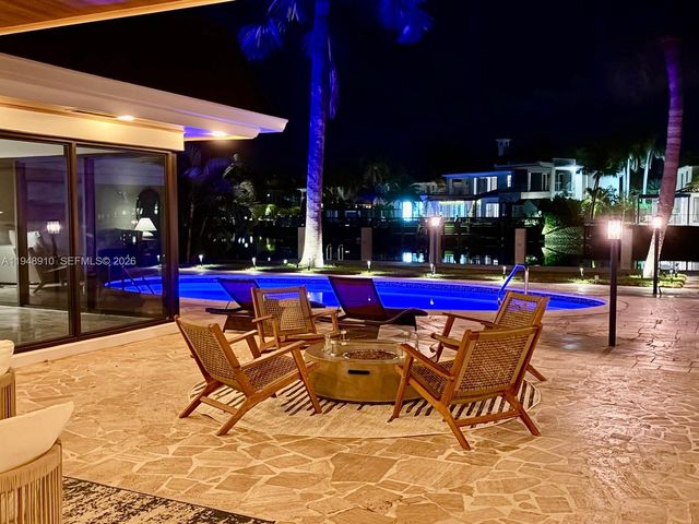 1201 Diplomat Pkwy, Hollywood, FL 33019