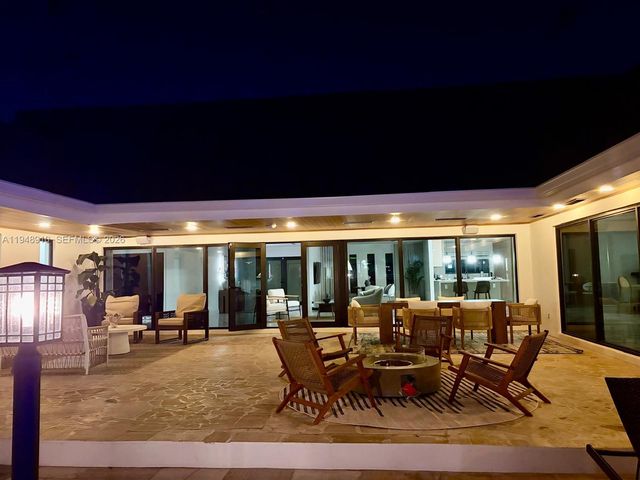 1201 Diplomat Pkwy, Hollywood, FL 33019