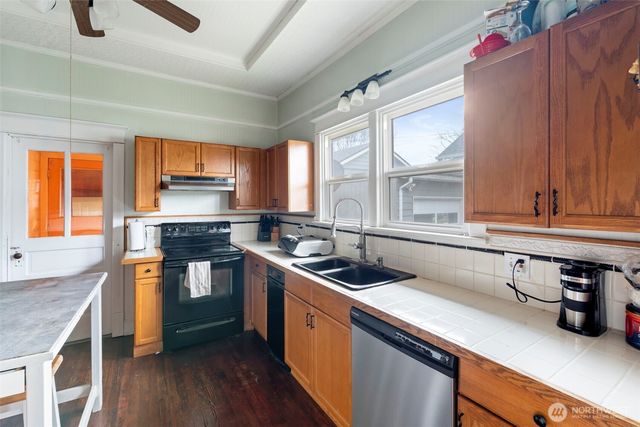 214 N Washington Avenue, Centralia, WA 98531