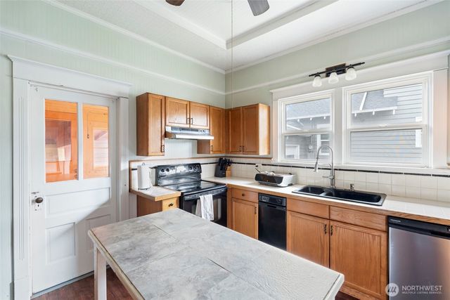 214 N Washington Avenue, Centralia, WA 98531