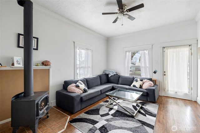 214 N Washington Avenue, Centralia, WA 98531