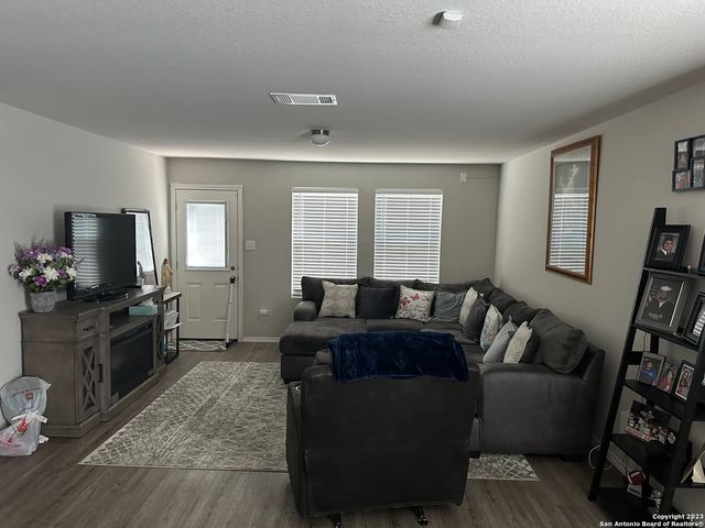 5918 TINA PARK, San Antonio, TX 78242