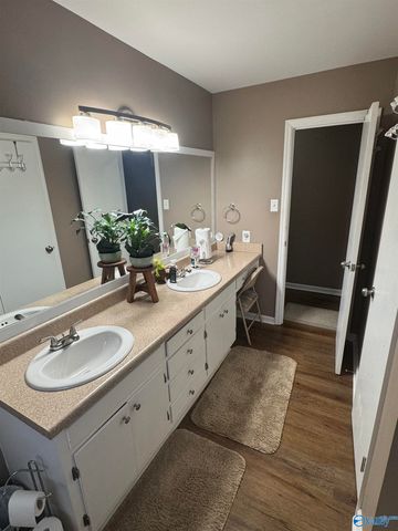 1716 SW Iris Street, Decatur, AL 35601