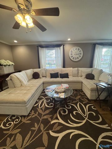 1716 SW Iris Street, Decatur, AL 35601