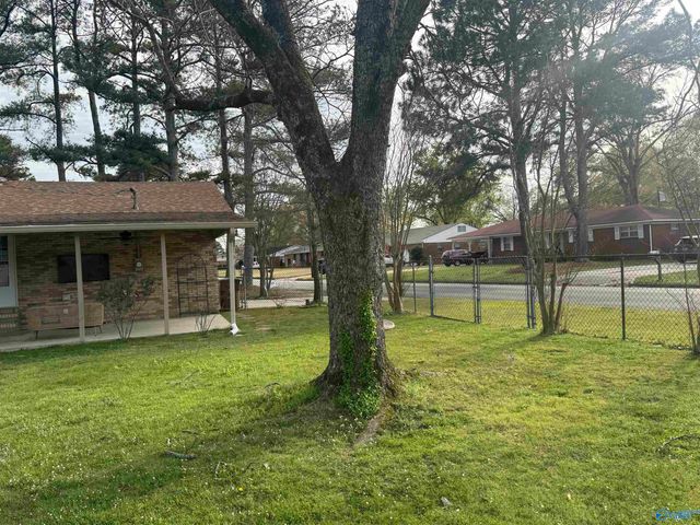 1716 SW Iris Street, Decatur, AL 35601