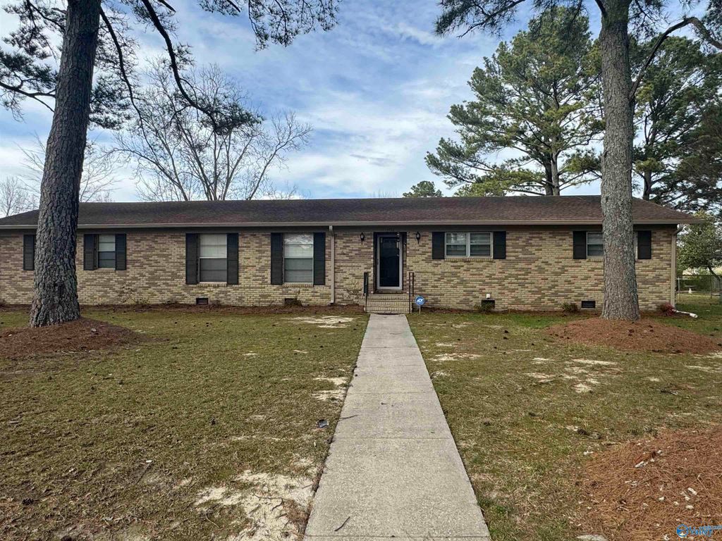 1716 SW Iris Street, Decatur, AL 35601