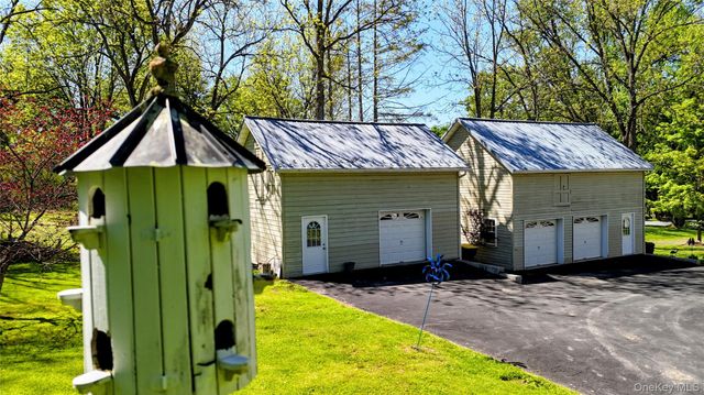 22 Little Brooklyn Road, Warwick, NY 10990
