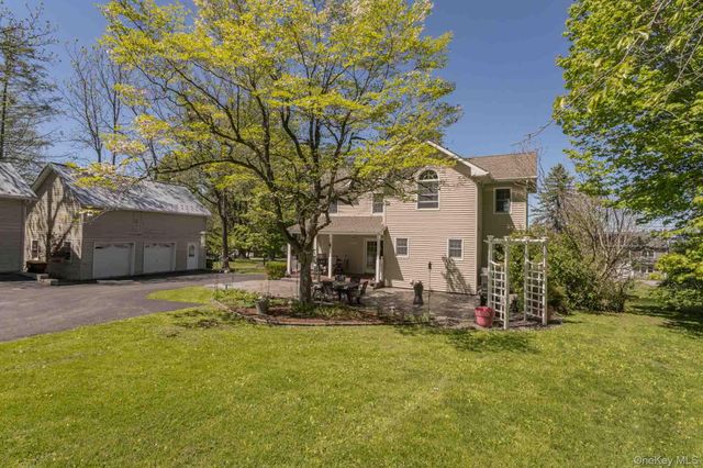 22 Little Brooklyn Road, Warwick, NY 10990