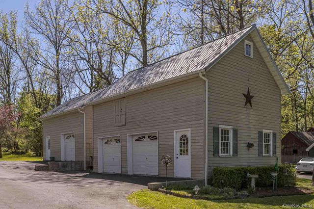22 Little Brooklyn Road, Warwick, NY 10990