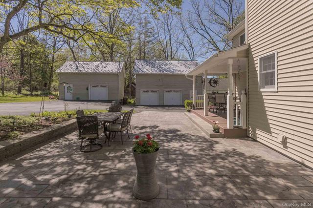 22 Little Brooklyn Road, Warwick, NY 10990