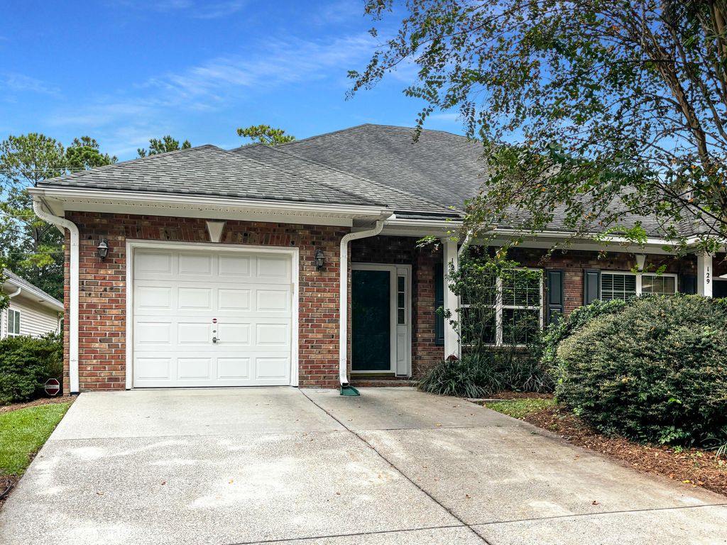 127 Manning Court, Summerville, SC 29485