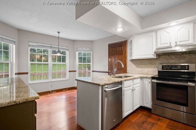 13 Richland Drive, Hurricane, WV 25526