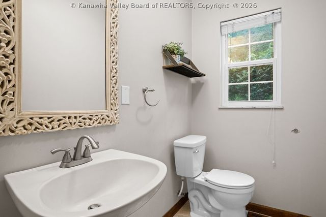 13 Richland Drive, Hurricane, WV 25526