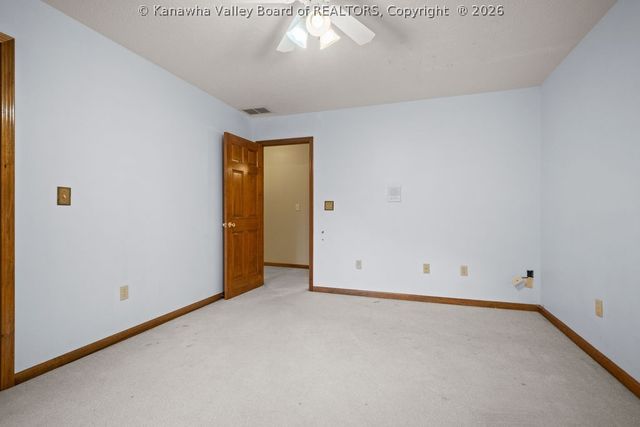 13 Richland Drive, Hurricane, WV 25526
