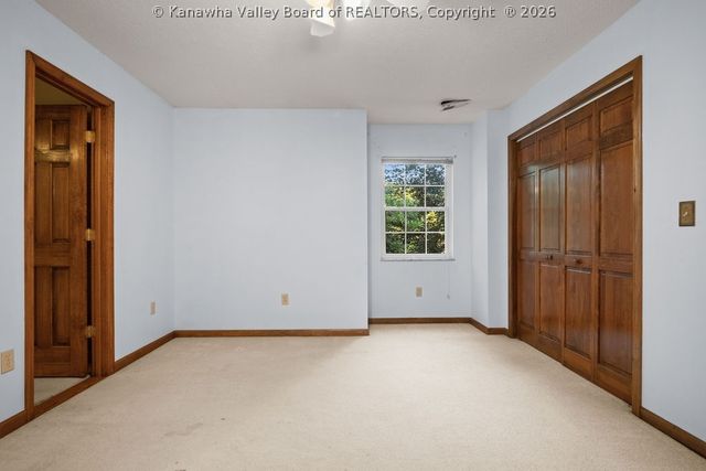 13 Richland Drive, Hurricane, WV 25526