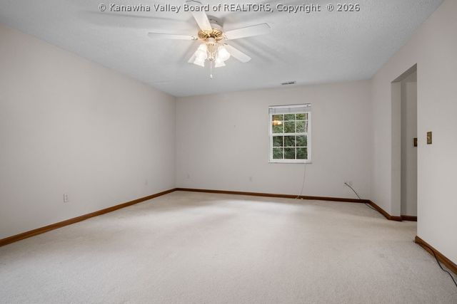 13 Richland Drive, Hurricane, WV 25526