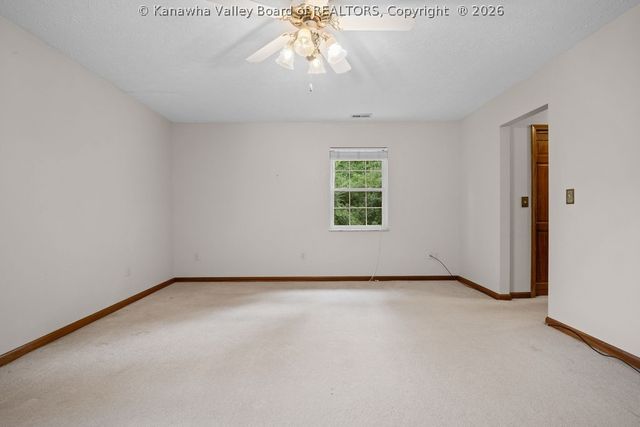 13 Richland Drive, Hurricane, WV 25526
