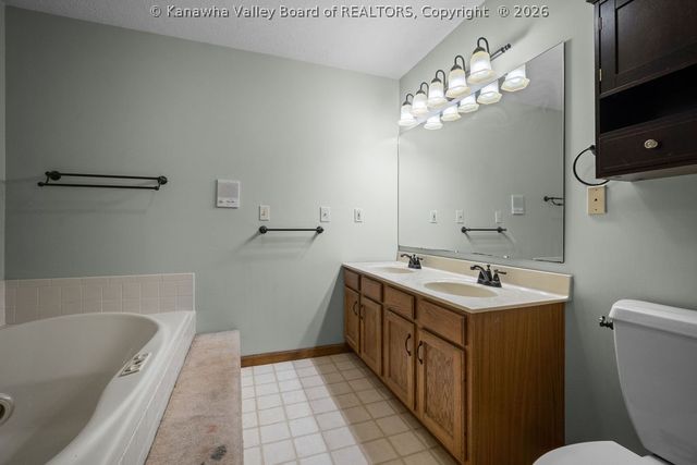 13 Richland Drive, Hurricane, WV 25526
