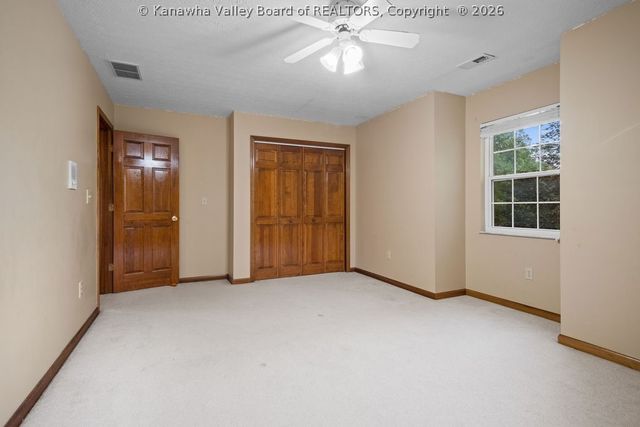 13 Richland Drive, Hurricane, WV 25526