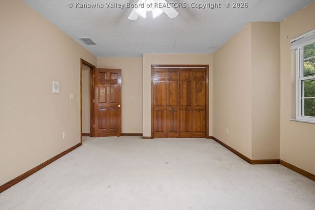 13 Richland Drive, Hurricane, WV 25526