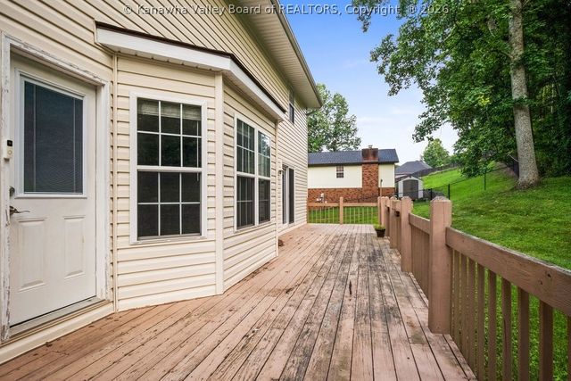 13 Richland Drive, Hurricane, WV 25526