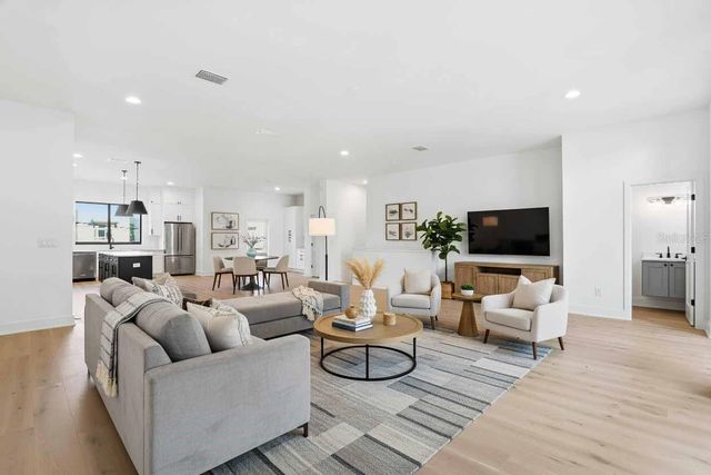 3002 W PLATT 1, Tampa, FL 33609