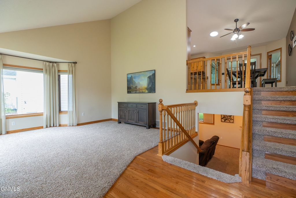 517 Brunswick Drive, Bismarck, ND 58503 photo 4