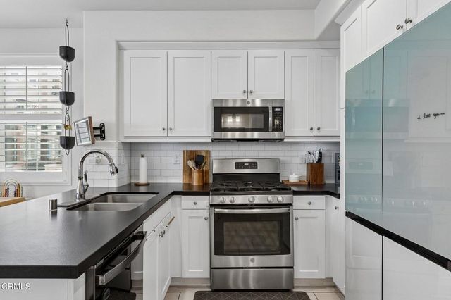 5040 Robles Street, Camarillo, CA 93012