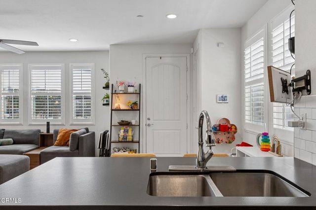 5040 Robles Street, Camarillo, CA 93012