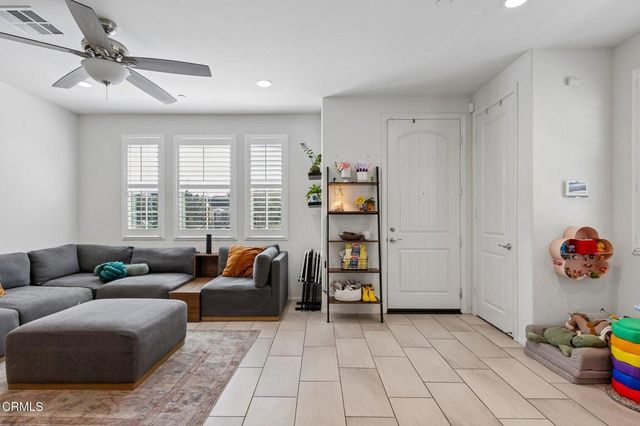 5040 Robles Street, Camarillo, CA 93012