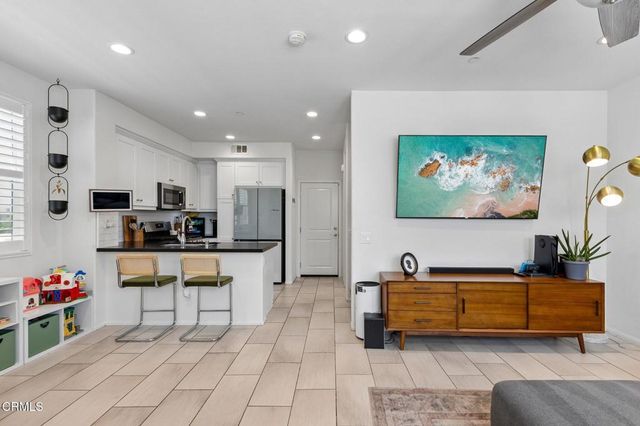 5040 Robles Street, Camarillo, CA 93012
