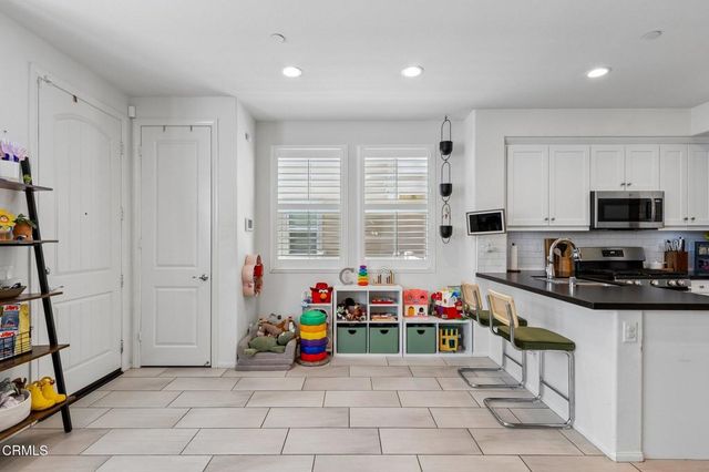 5040 Robles Street, Camarillo, CA 93012