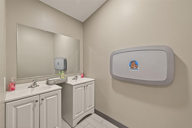 1416 Gears Road, Houston, TX 77067