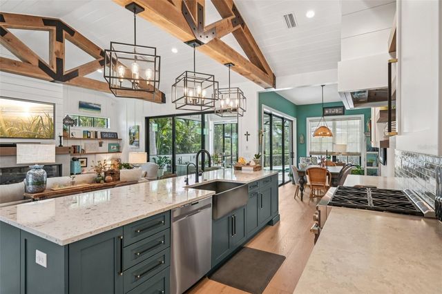 2204 89TH STREET NW, Bradenton, FL 34209