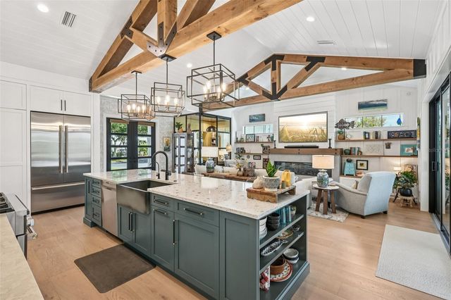 2204 89TH STREET NW, Bradenton, FL 34209