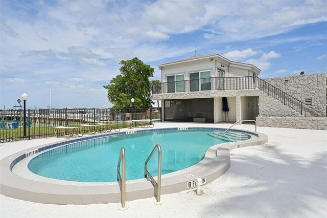 2204 89TH STREET NW, Bradenton, FL 34209