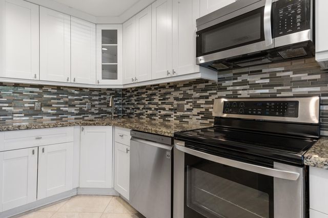 21851 ARRIBA REAL L, Boca Raton, FL 33433
