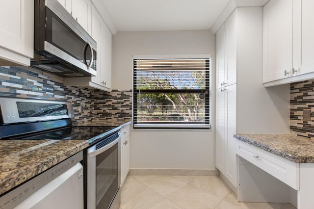 21851 ARRIBA REAL L, Boca Raton, FL 33433