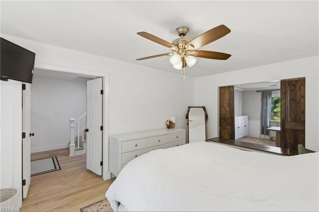 528 Summer Lake LN, Virginia Beach, VA 23454