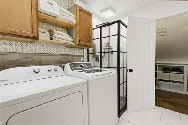 528 Summer Lake LN, Virginia Beach, VA 23454