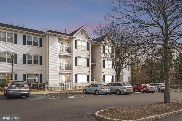 1125 WATERFORD DR, Edison, NJ 08817
