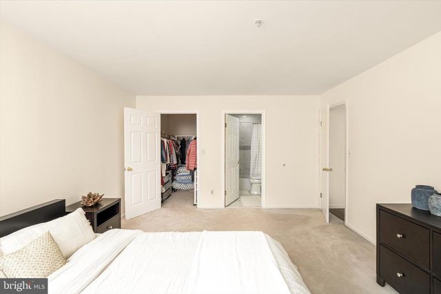 1125 WATERFORD DR, Edison, NJ 08817