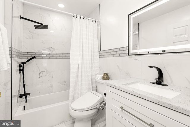 1125 WATERFORD DR, Edison, NJ 08817