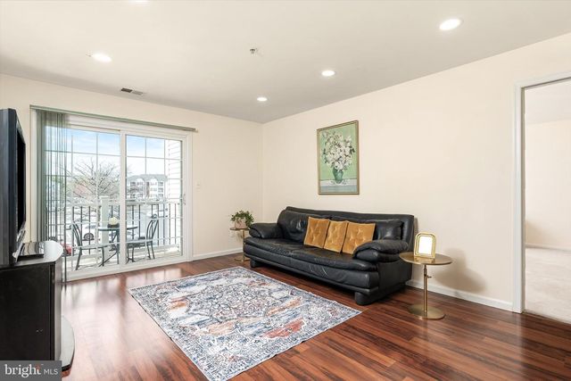 1125 WATERFORD DR, Edison, NJ 08817