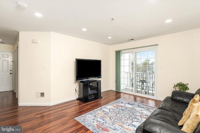 1125 WATERFORD DR, Edison, NJ 08817